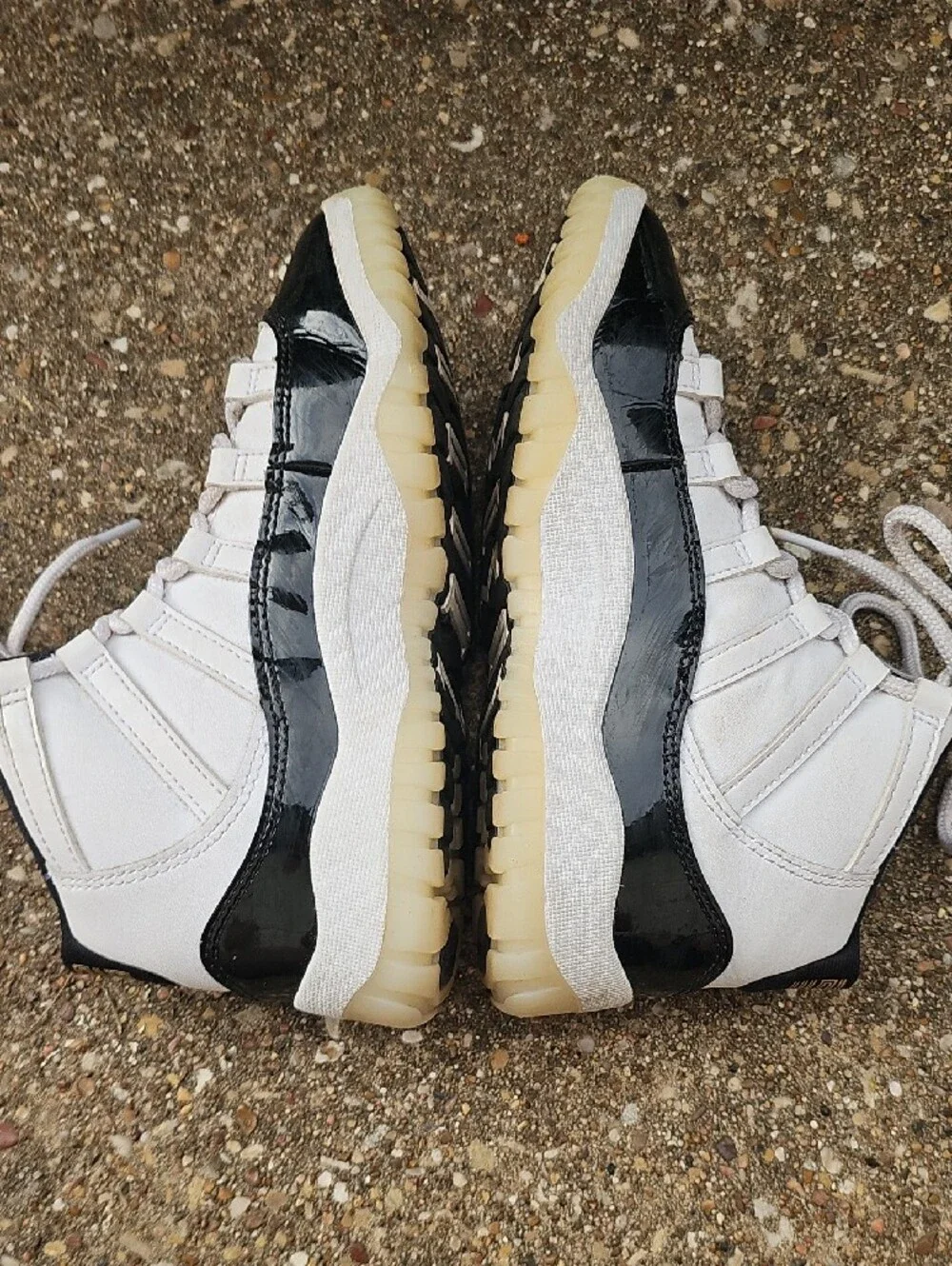 Jordan 11 Retro Gratitude Defining Moments White Black Gold Jumpman Youth 1